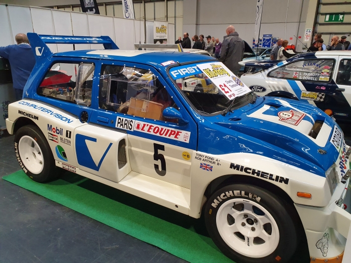 Metro 6R4 Car